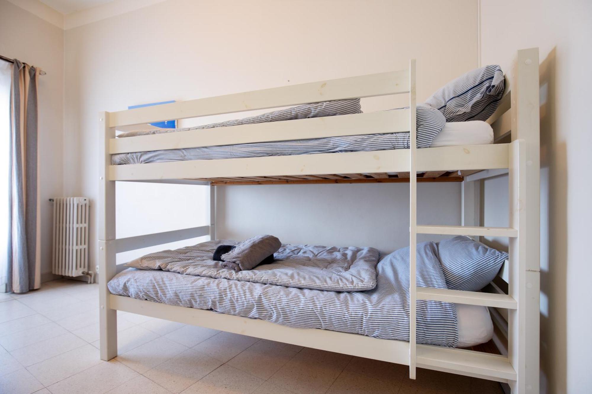 Spacieux Avec Jardin Et Parking Appartement