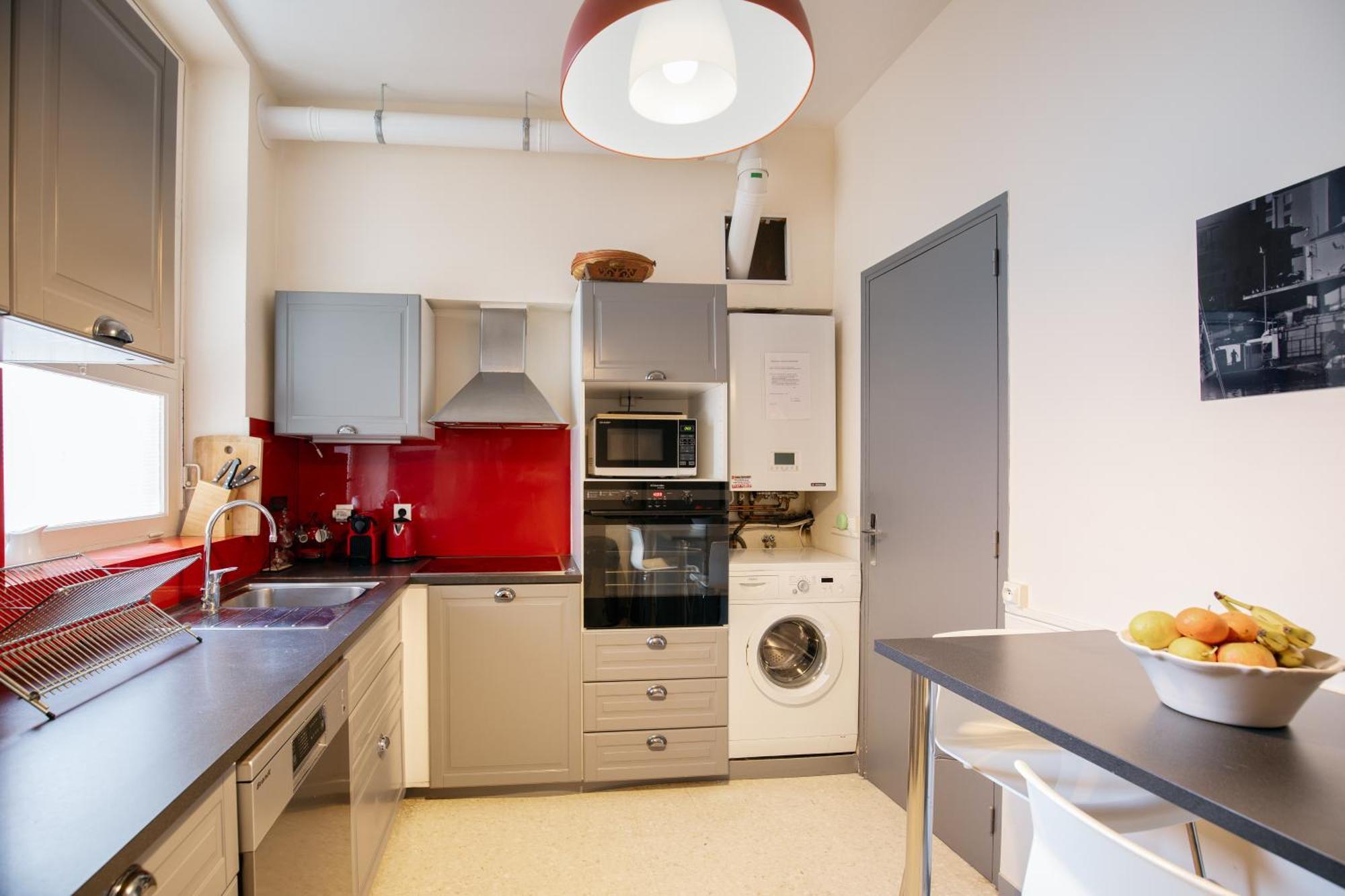 Spacieux Avec Jardin Et Parking Appartement